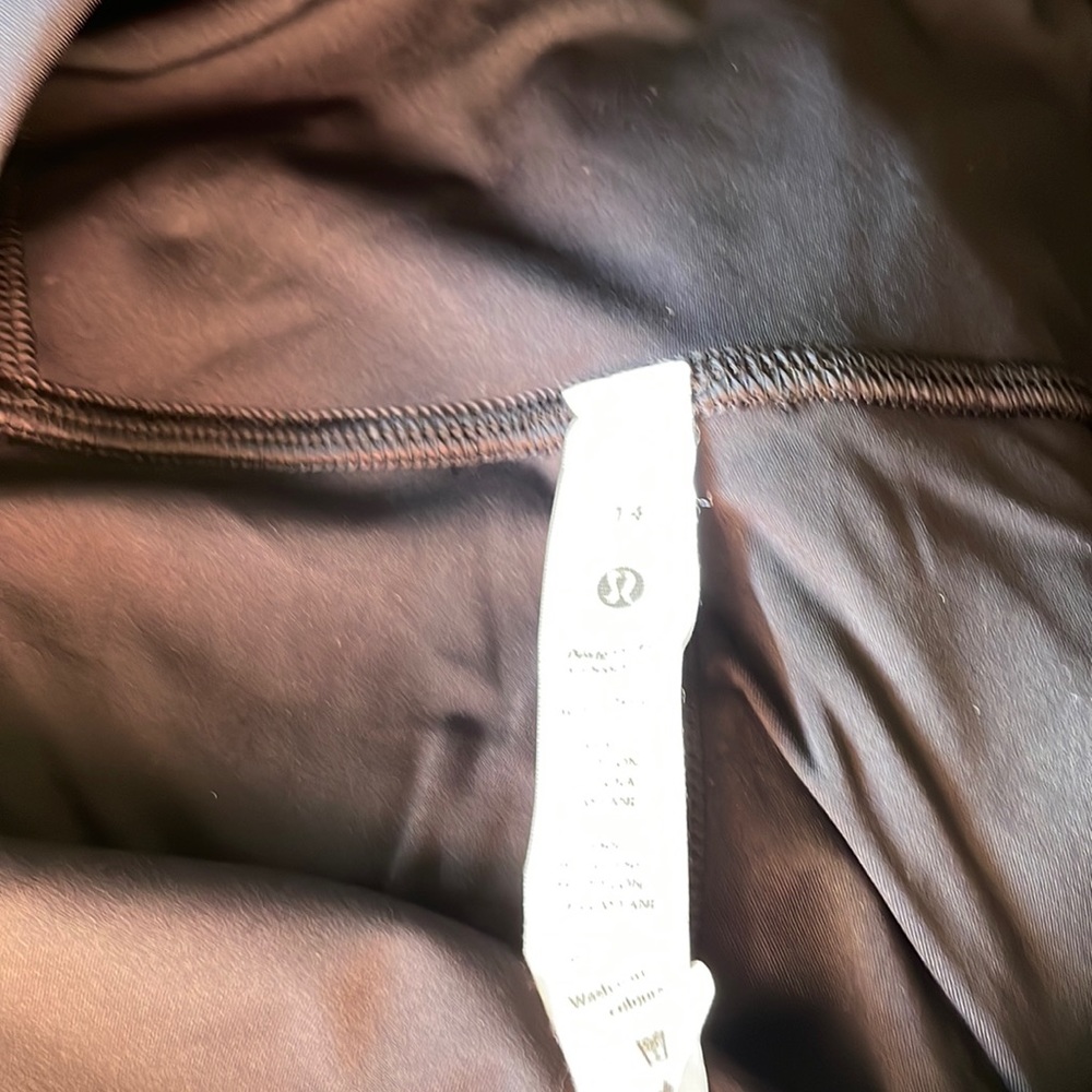Lululemon women’s leggings 31 like new